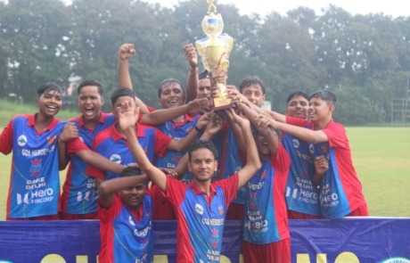 IMG_8910 Goa Heroes Cup trophy lift