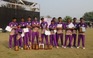 "Professional cricket practice session explaining cricketer kaise bane through regular training and match exposure"