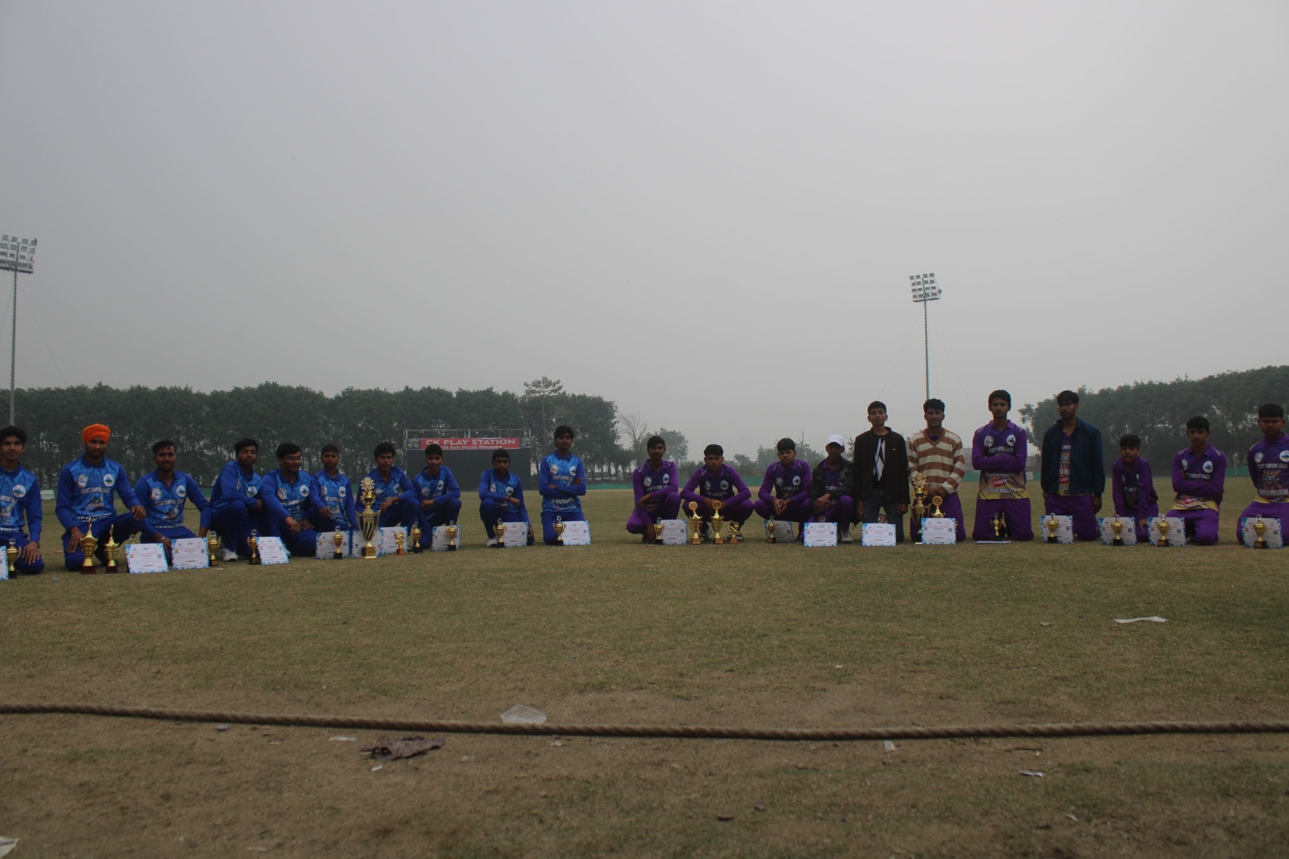 IMG_9997 Team group photo with trophy